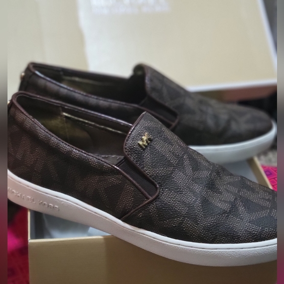 Michael Kors Shoes - Michael kors Keaton Slip On